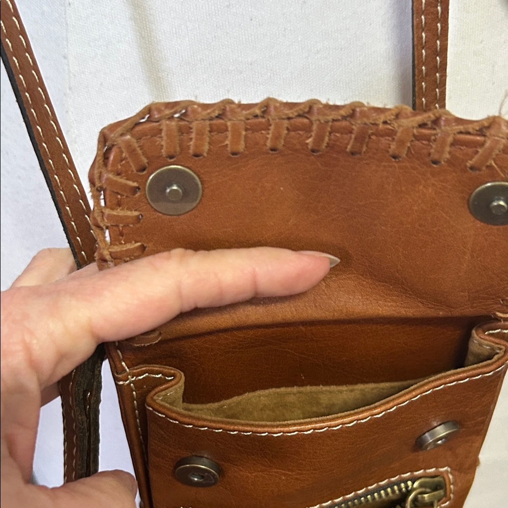 Patricia Nash Cognac Brown Handstitched Leather Crossbody Phone/wallet bag - Picture 9 of 13